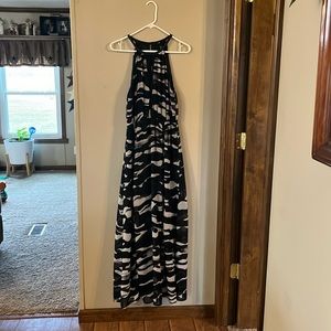 🔥🔥SALE🔥🔥H & M gray and black  sleeveless maxi dress size 8